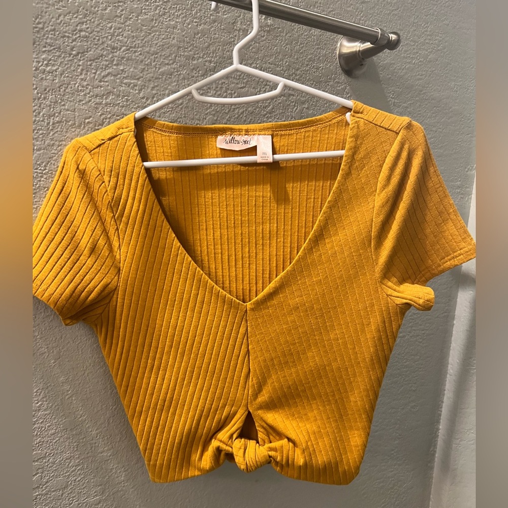 NWOT Willow-root mustard yellow crop top size medium